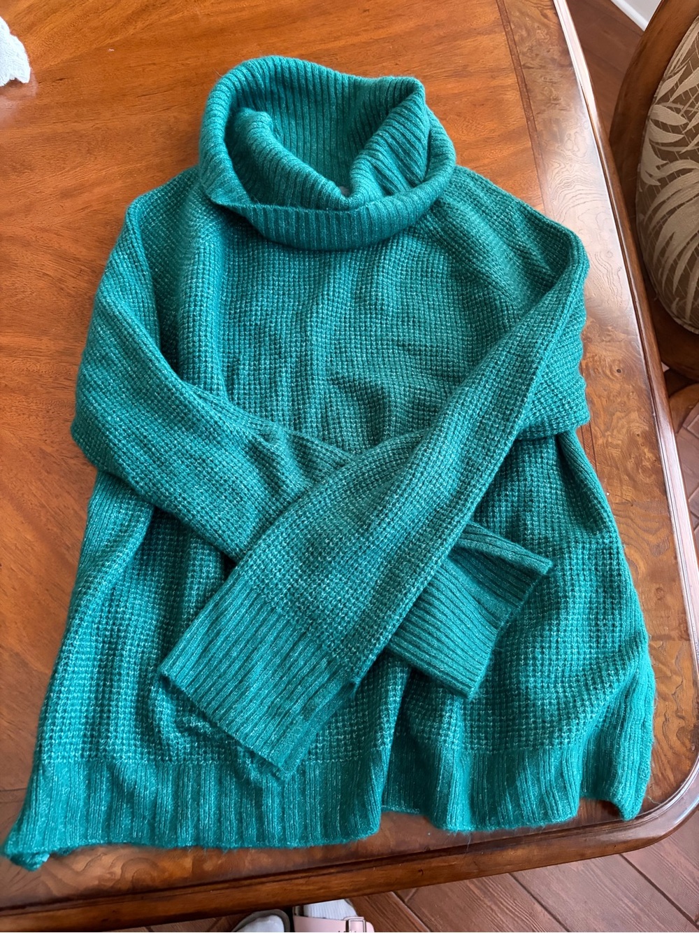Like new, Lou & Grey sweater turtleneck